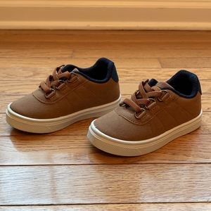 Oomphies toddler brown size 7